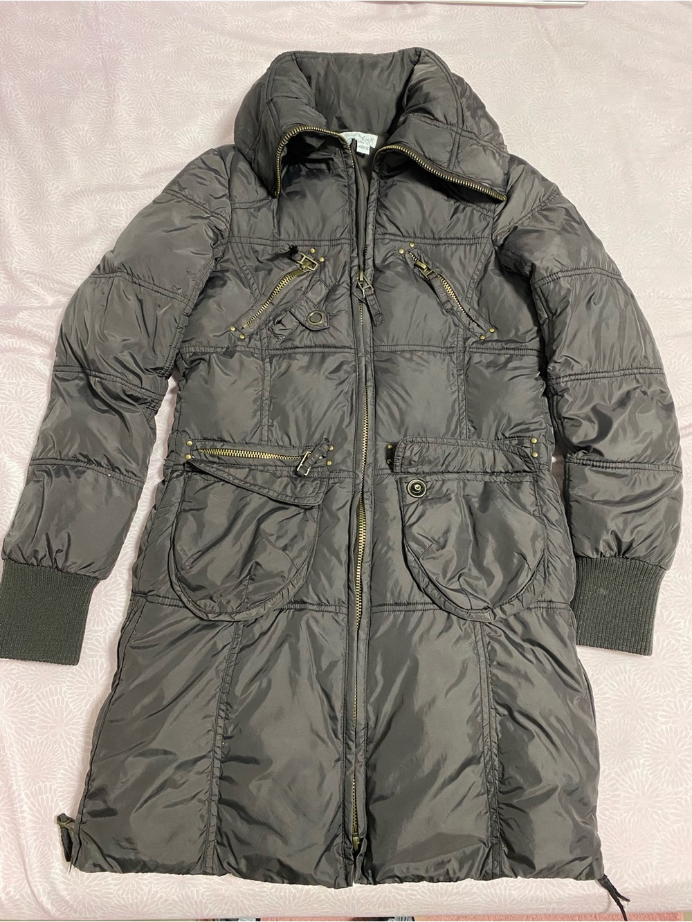 Women's Long Puffer Ski Coat in Charcoal Gray